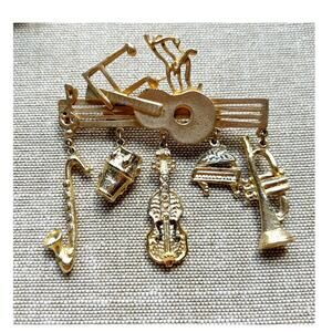 Vintage Ultracraft Music Brooch Gold Tone Signed w Sax Horn Piano Charms